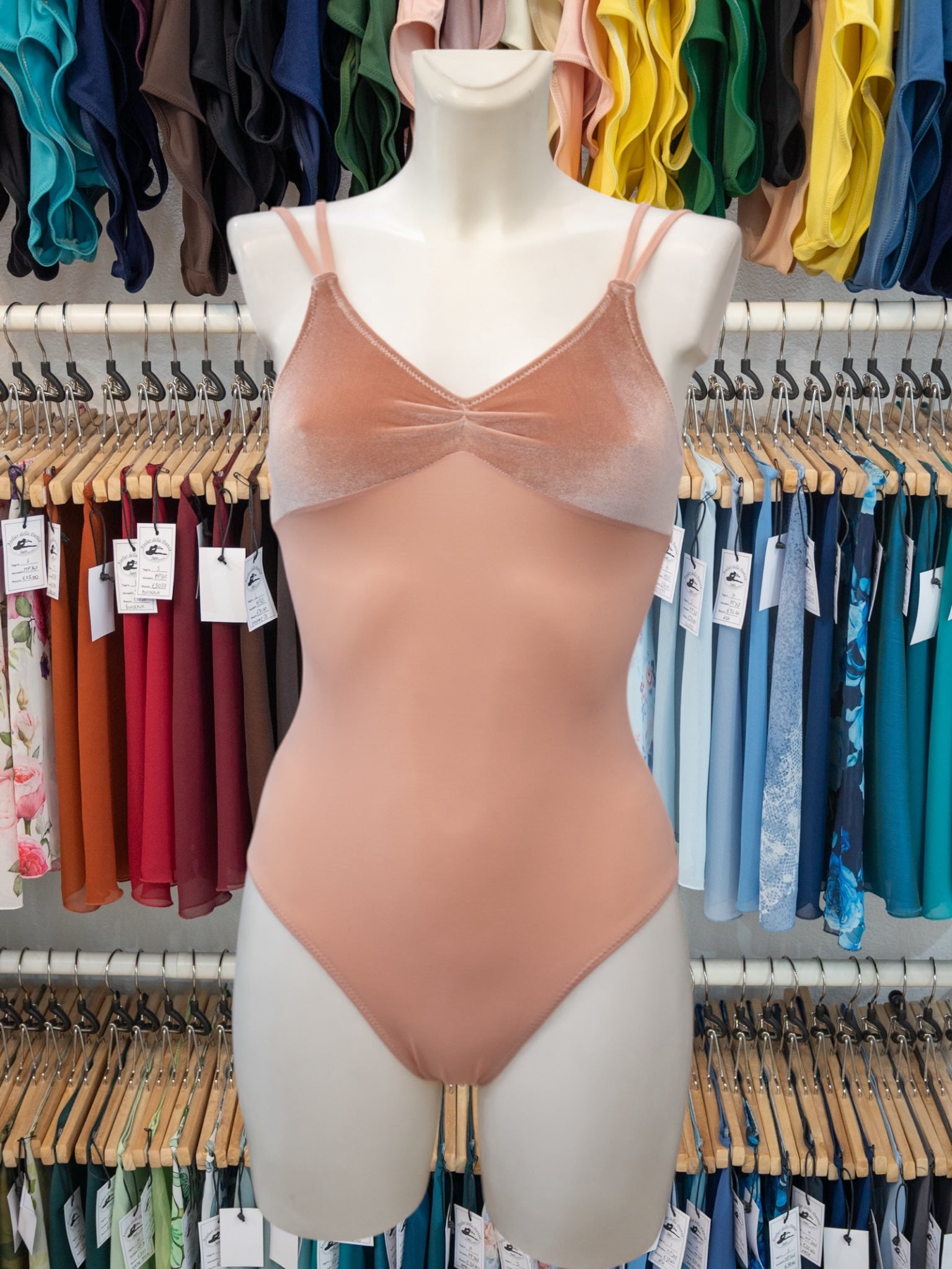 Flexdans Body Danza Classica Maniche Corte In Velluto Per Donna – Imbottitura Rimovibile – Taglie XS-L – Morbido Ed Elastico